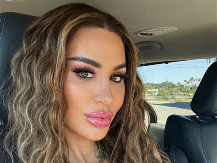 90 Day Fiancé Star Shekinah Garner Shares Swimsuit Photo of "Animal Spirit" — Celebwell