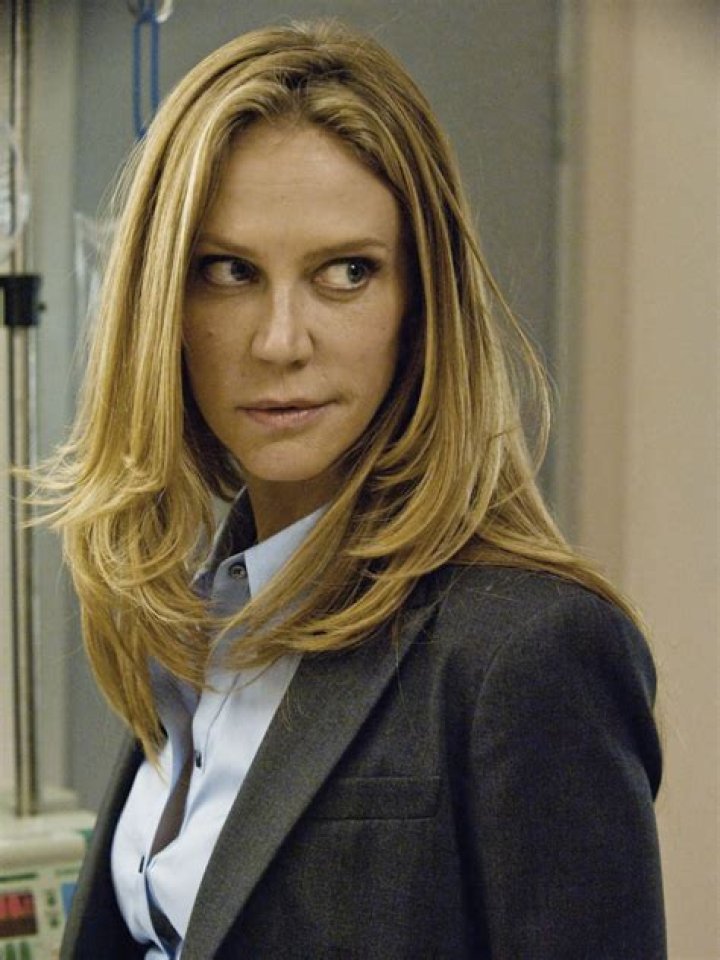 Ally Walker Biography - Facts, Childhood, Family Life & Achievements