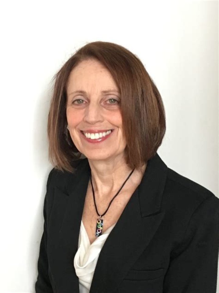 Dr. Angela Pinheiro, MD – Mount Pleasant, MI