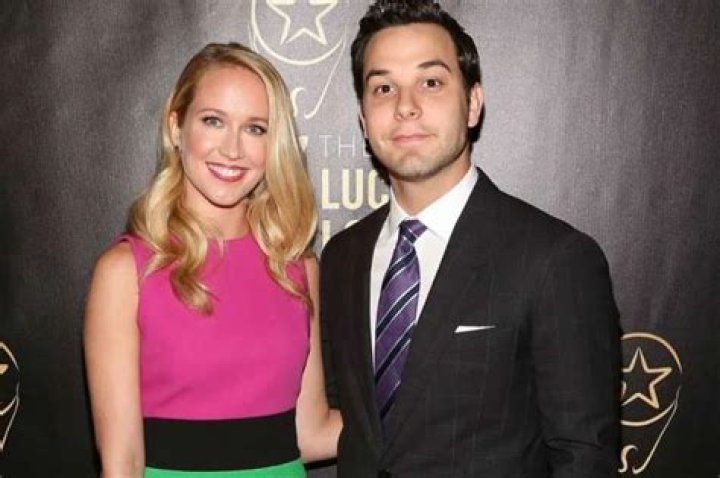 Anna Camp Dishes Life Changes Following Skylar Astin Divorce