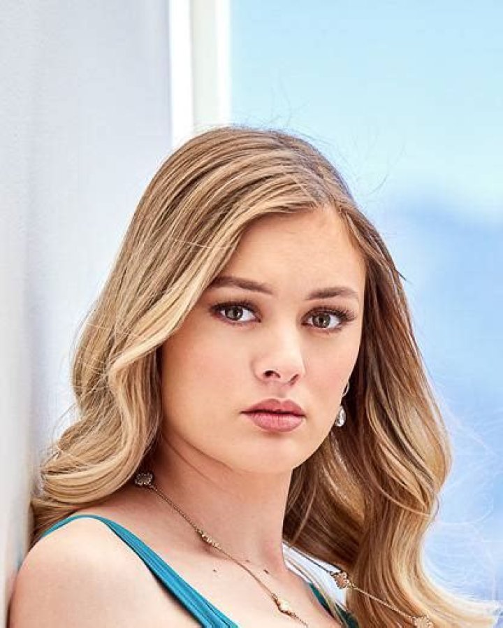 April Rose Biography, Age, Height, Family, Education, Twitter, Instagram