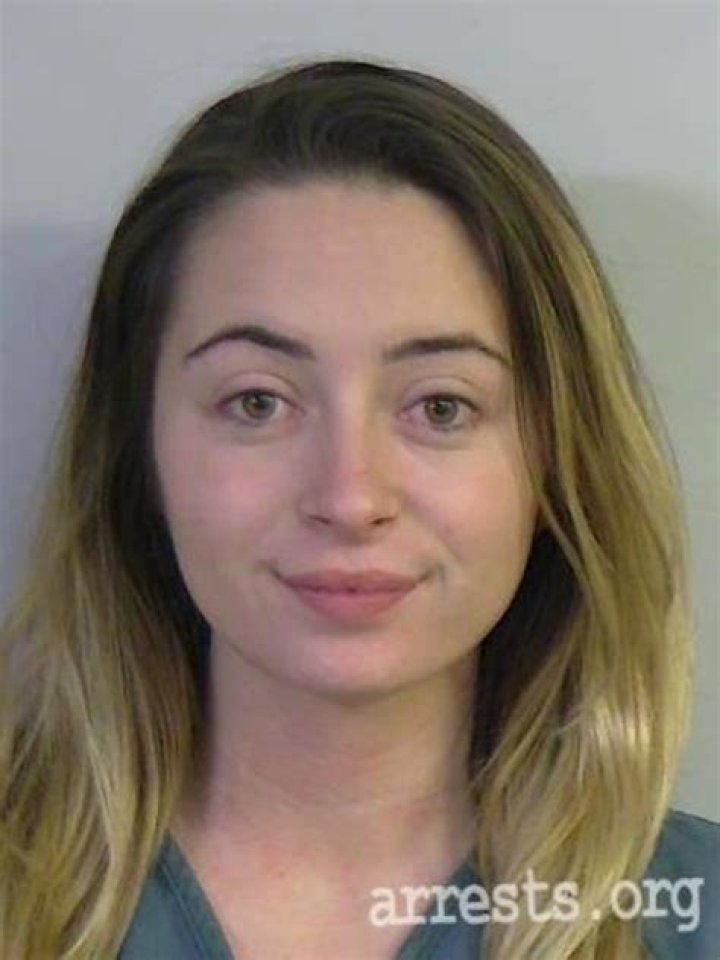 April Teale Bio, Wiki, Age, Parents, Boyfriend, Arrest, Charges, Apology, Height, Net Worth and Instagram