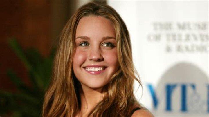 As Amanda Bynes rings in 37, fans take a look back at her career