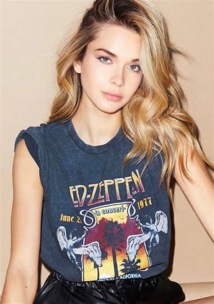 Ashley Thompson Biography - Facts, Childhood, Family Life & Achievements