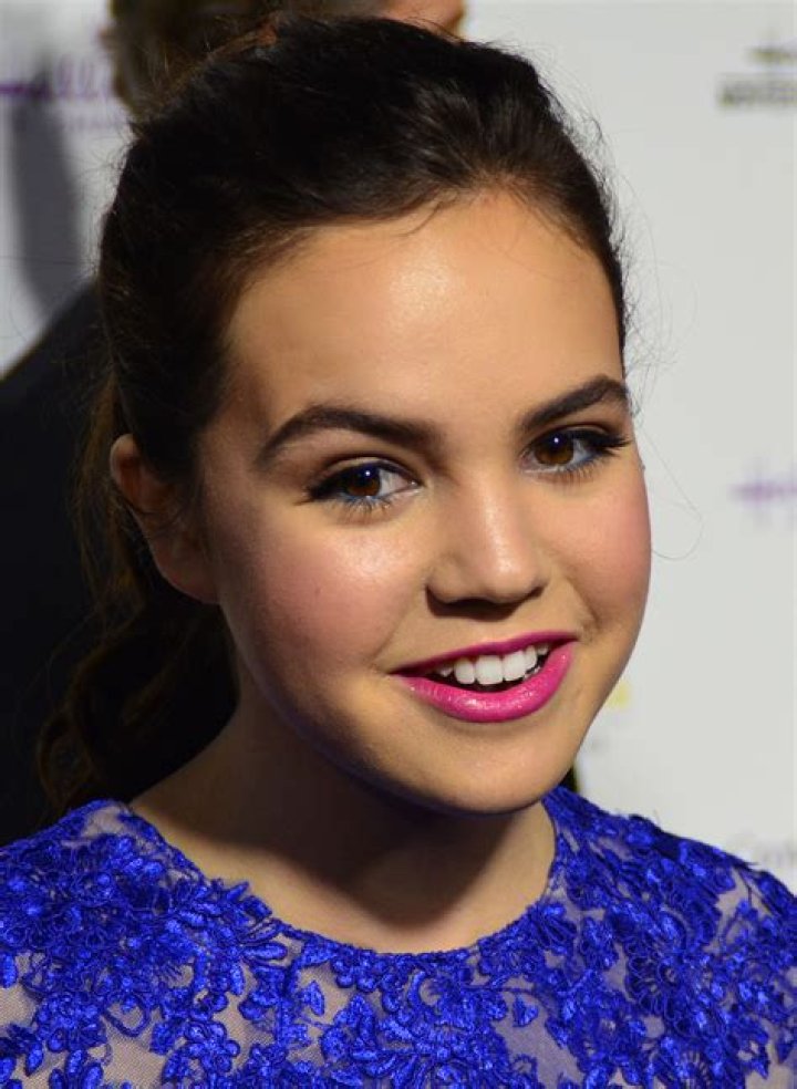 Bailee Madison Biography - Facts, Childhood, Family Life & Achievements