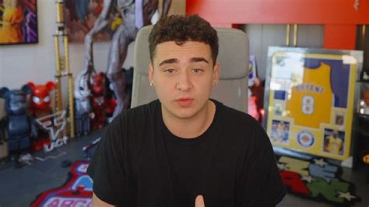 Beautie_ Age: How Old Is Twitch Streamer?