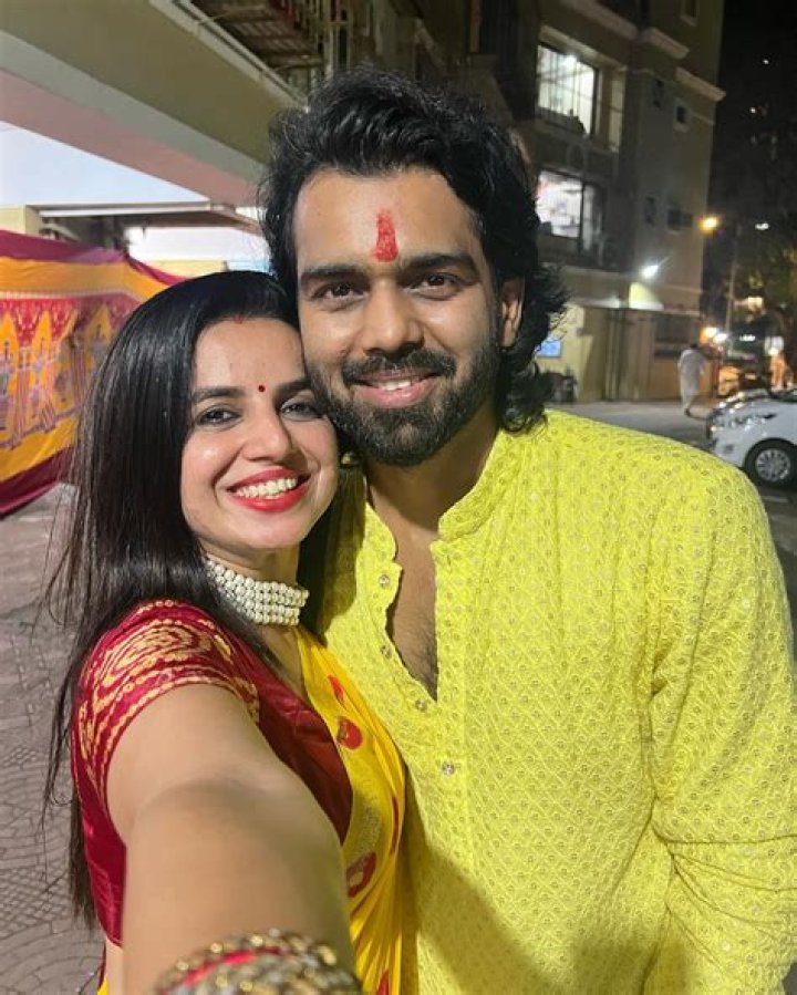 
Bhavini Purohit Height, Weight, Net Worth, Age, Birthday, Wikipedia, Who, Instagram, Biography 