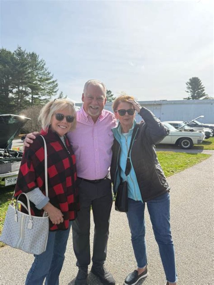 Bob Maxon NBC CT Bio, Retirement, Age, Family, Wife, Salary and Net Worth