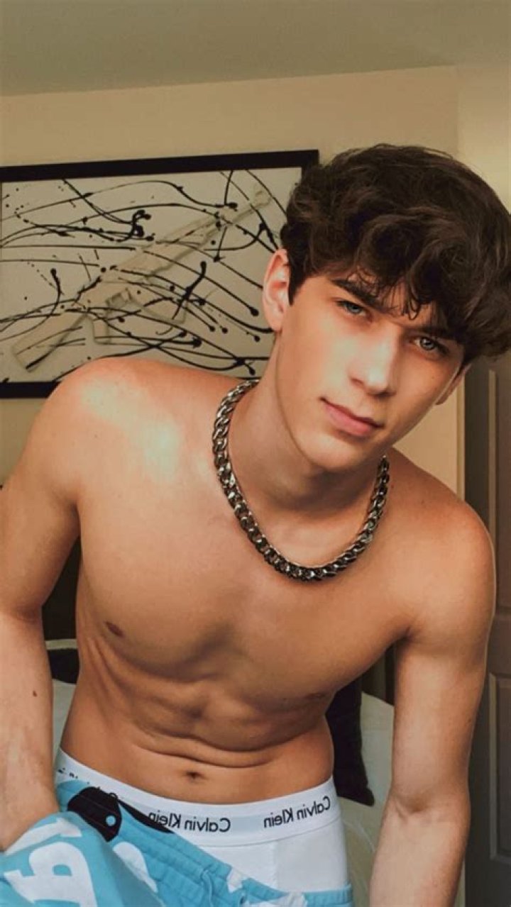 Brandon Rowland Biography - Facts, Childhood, Family Life & Achievements