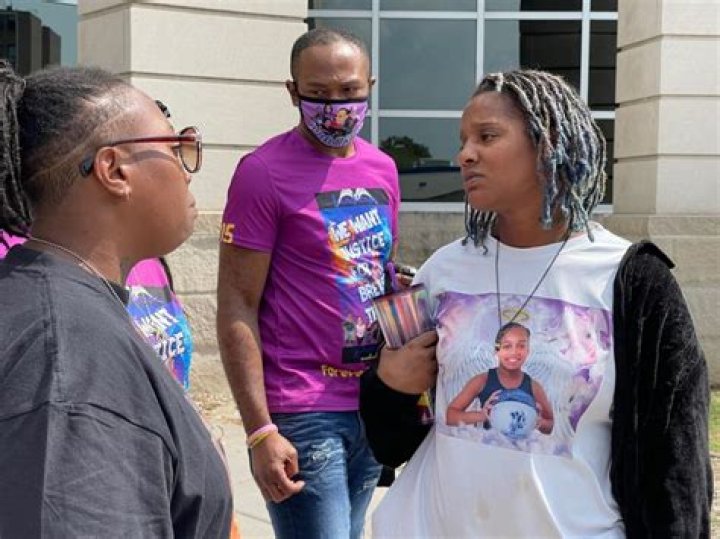 Bre’Asia Powell killed in overnight shooting at unauthorized graduation party