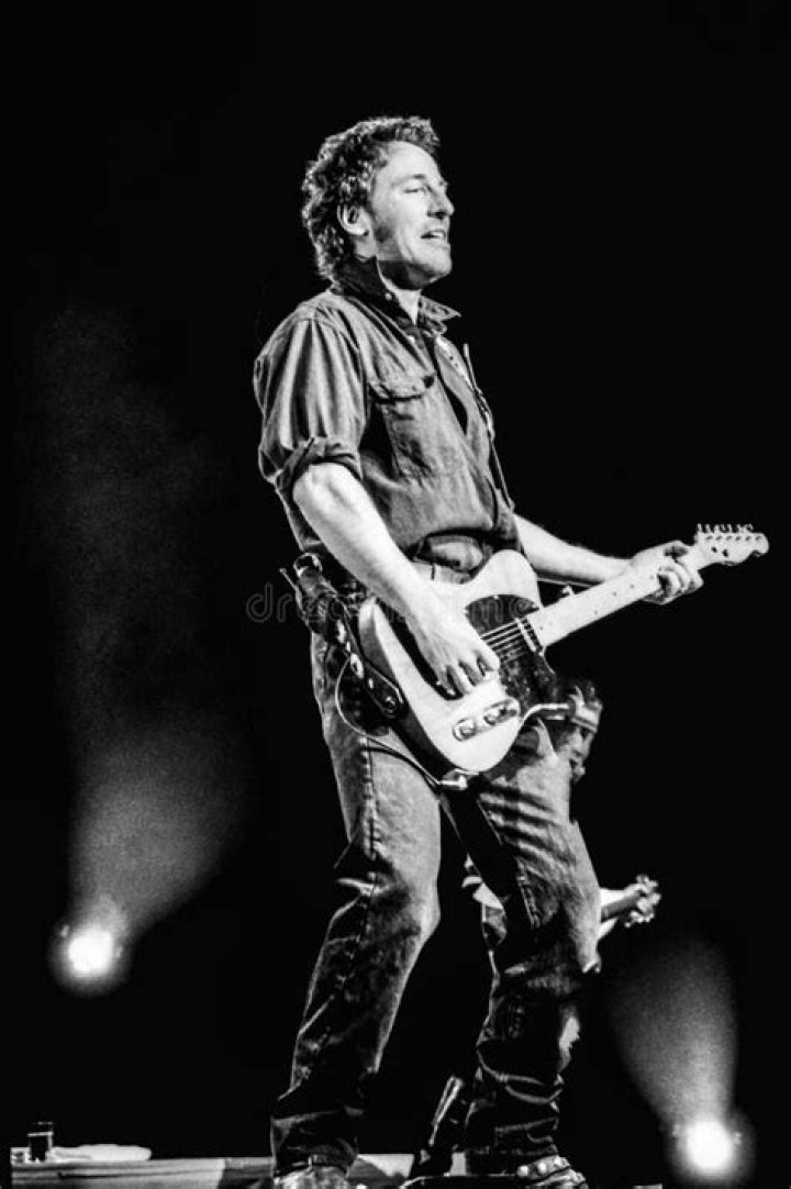 Bruce Springsteen Biography - Facts, Childhood, Family Life & Achievements