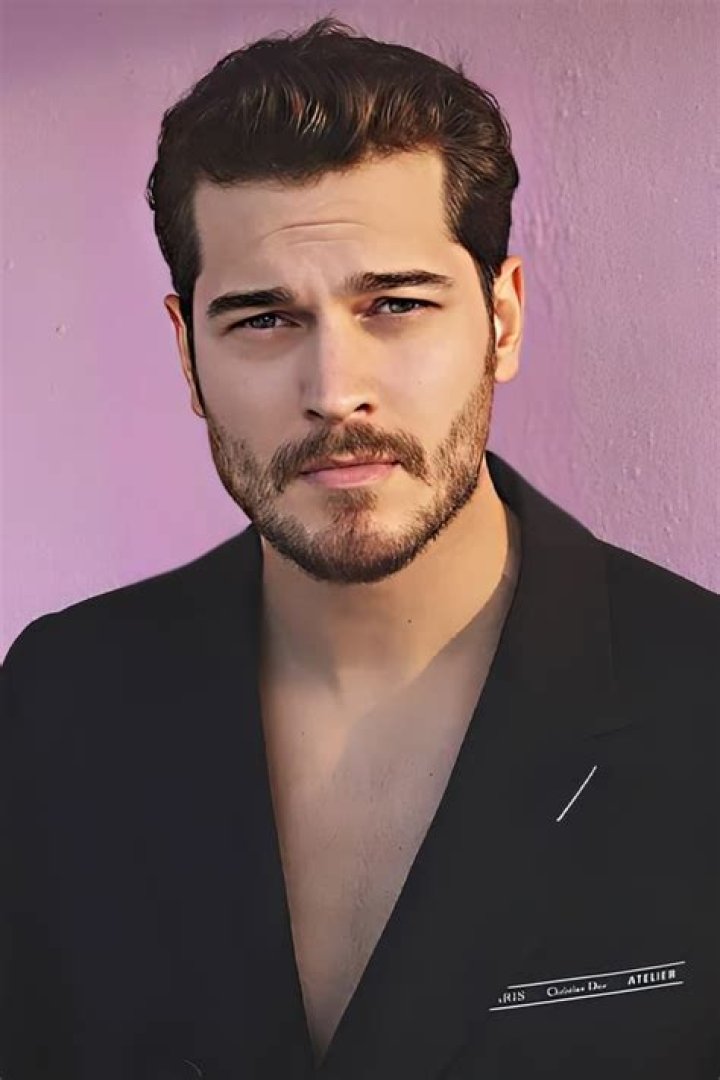 Çagatay Ulusoy Wiki, Age, Girlfriend, Wife, Net Worth & Height