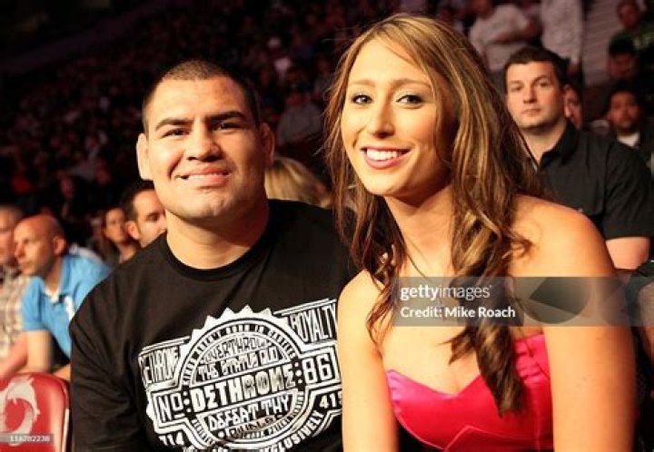 Cain Velasquez: Wife, net worth, tattoos, smoking & body facts