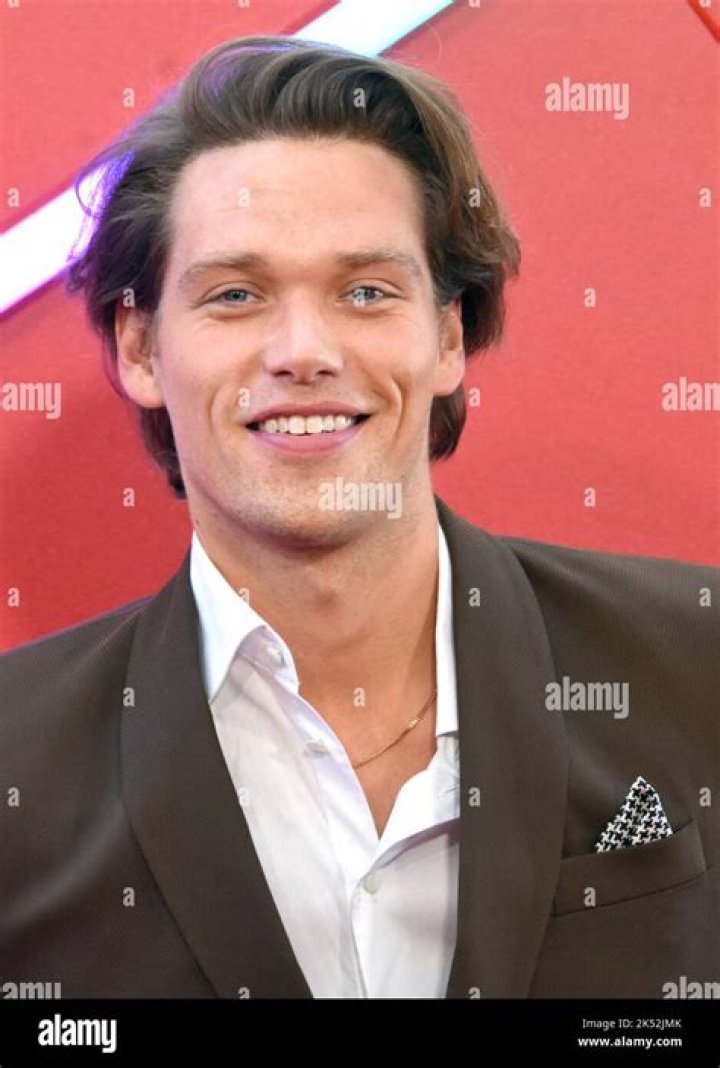 Cameron Cowperthwaite Age & Wikipedia Bio – How Old Is He?