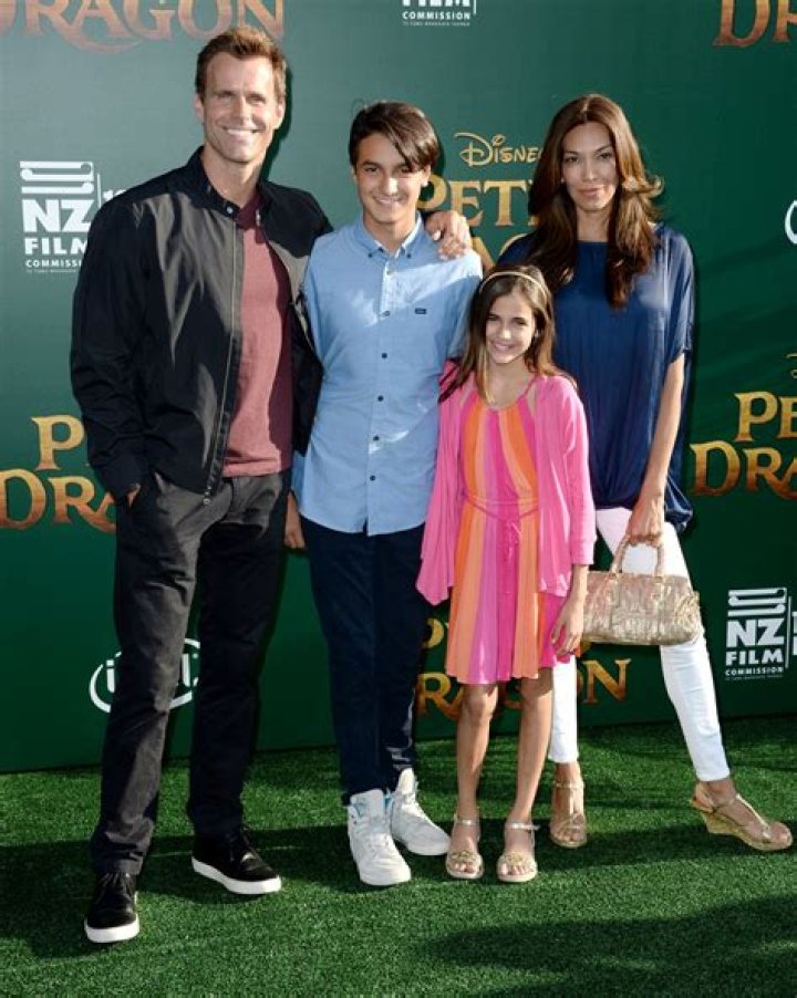 Cameron Mathison Bio, Age, Height, Wife, Family, All My Children, Movies, and Net Worth.