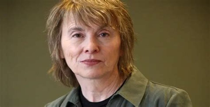Camille Paglia Biography - Childhood, Life Achievements & Timeline