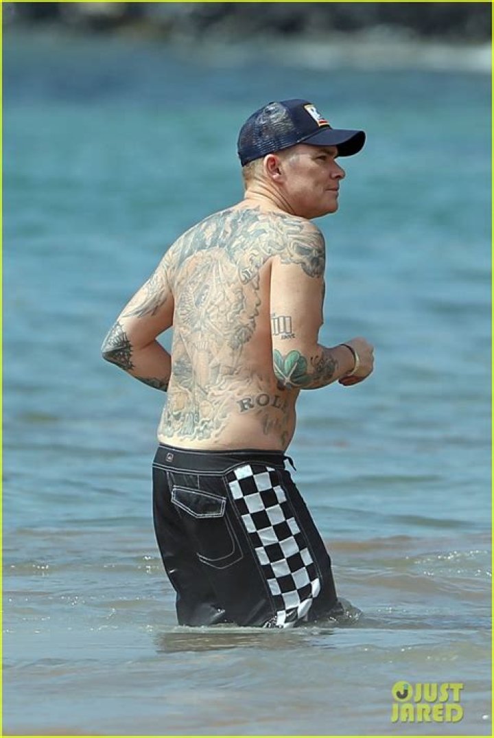 Charles Krauthammer: Wife, net worth, tattoos, smoking & body facts