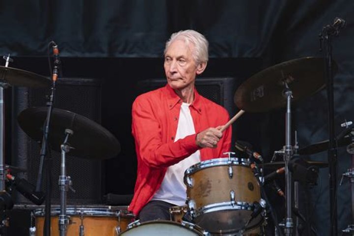 Charlie Watts Biography - Childhood, Life Achievements & Timeline