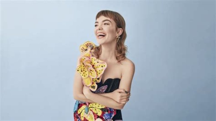 Chloé Hayden Wiki ,Age, Height, Boyfriend, Father, Mother, Net Worth & More