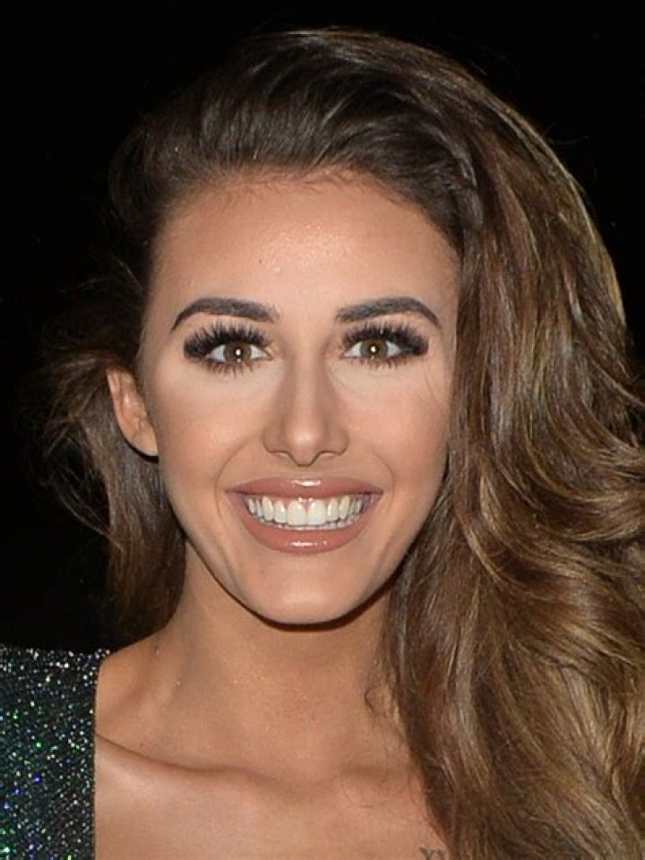 Chloe Veitch – Bio, Facts, Family Life of the Reality & Instagram Star