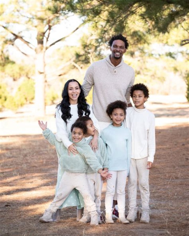 Chris Bosh – Bio, Wife, Mom, Kids, Age, Height, Net Worth, Family
