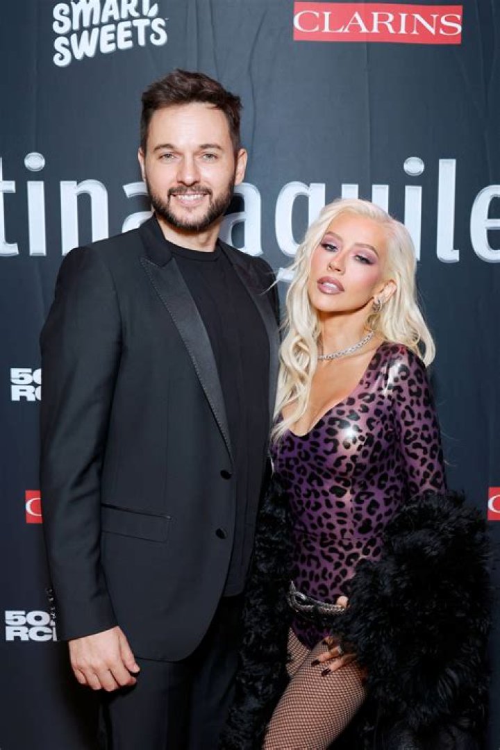 Christina Aguilera: Fiancé, net worth, tattoos, smoking & body measurements
