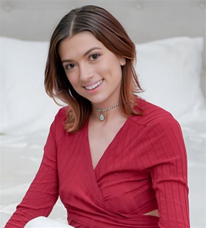 Chuu (Loona Band Singer) Profile, Age, Height, Weight, Wiki, Measurements, Boyfriend, Bio, Net Worth, Facts