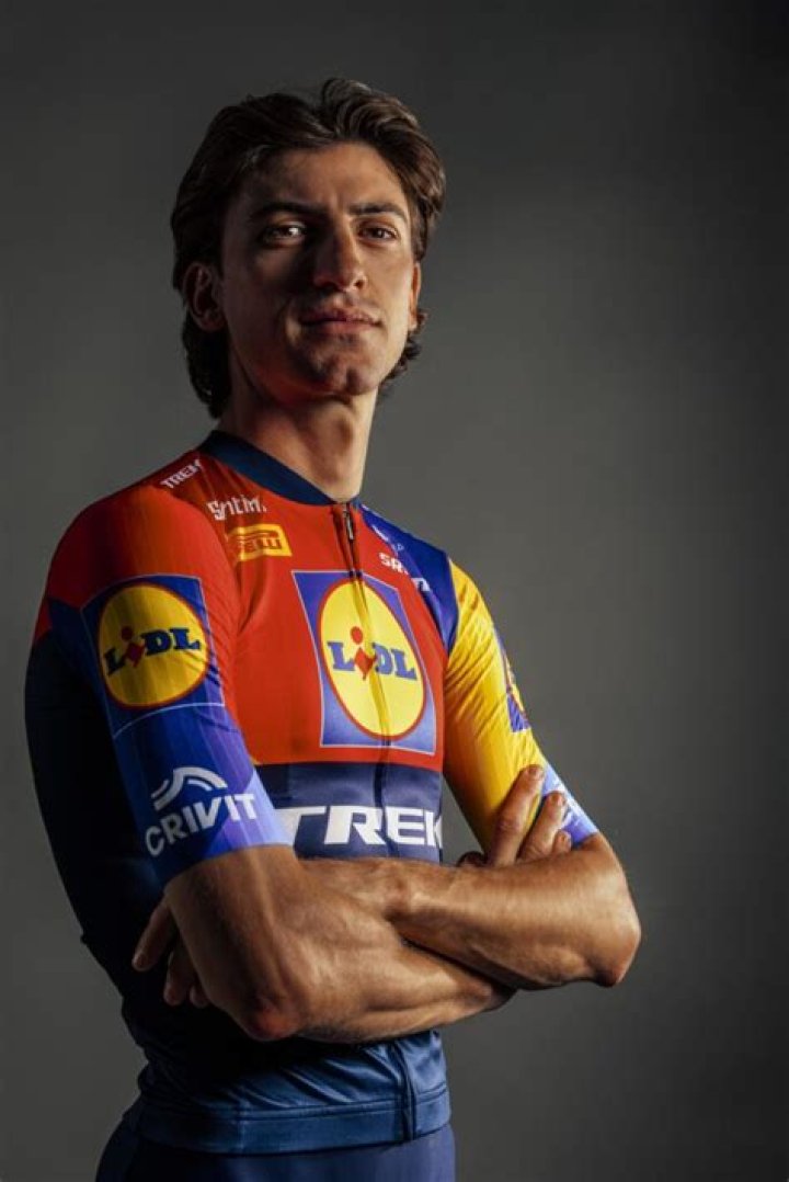 
Ciccone Giulio Height, Weight, Net Worth, Age, Birthday, Wikipedia, Who, Nationality, Biography 