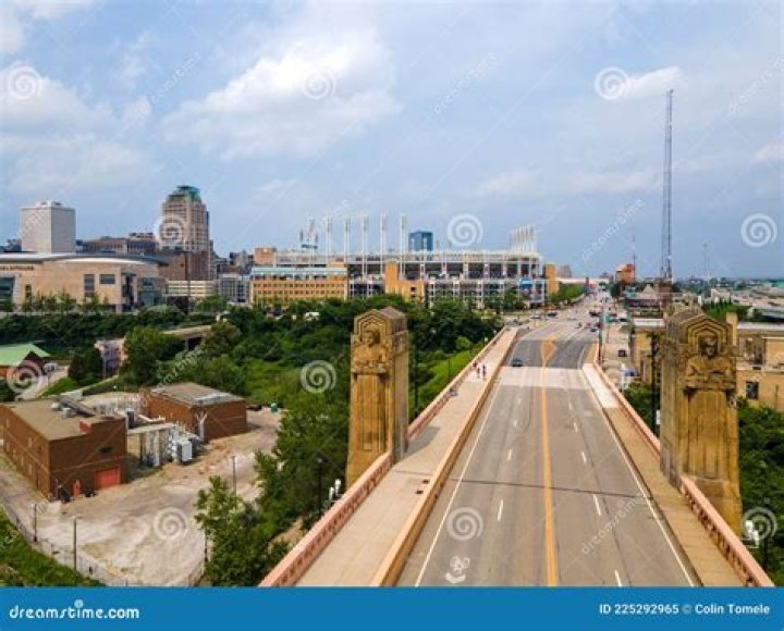 Famous People From Cleveland, Ohio & Celebs Born In Cleveland