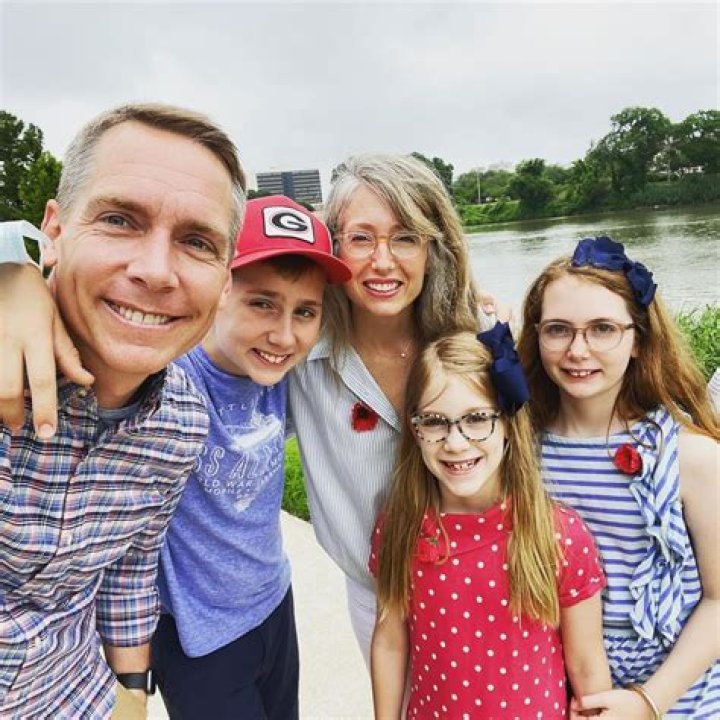 Clint Harp Bio, Age, Family, Wife, Kids, HGTV, Restoration Road ,Net worth