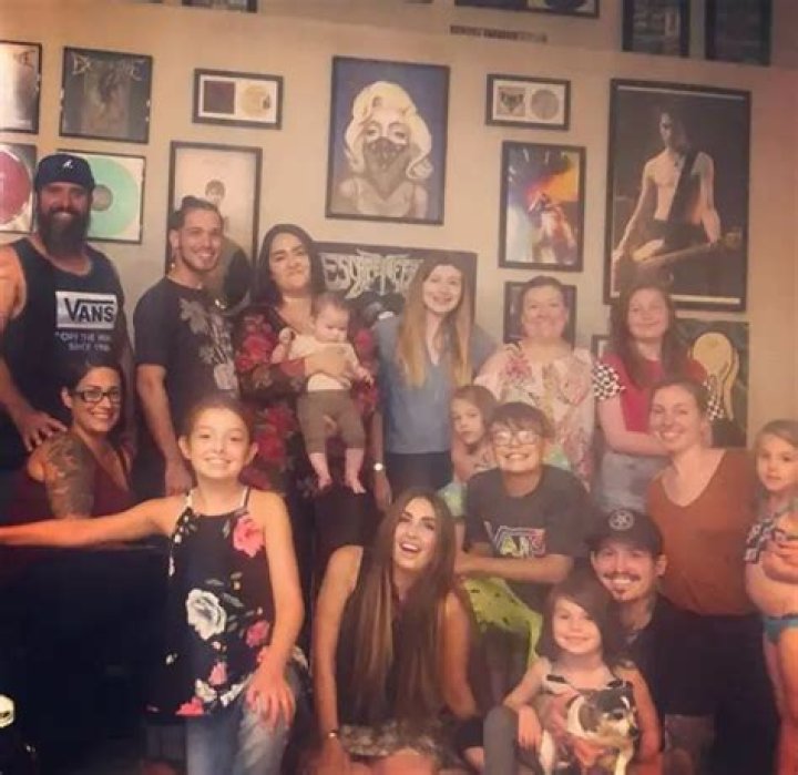 Craig Mabbitt Wife, Children, Family, Height, Net Worth