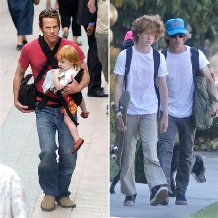 Meet Ever Reverend Jones, Pilot Roberts