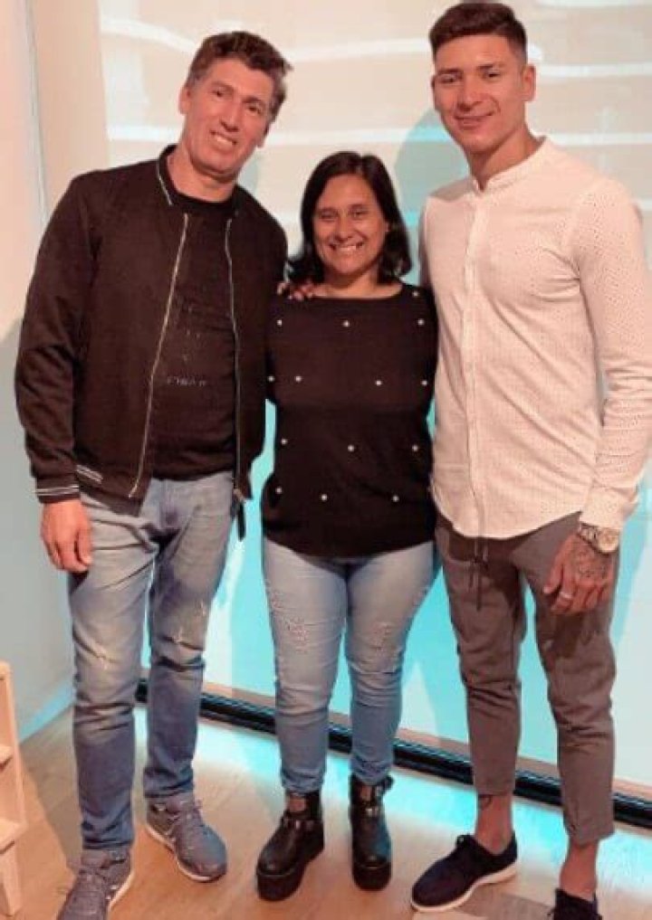 Darwin Núñez parents: Silvia Ribeiro, Bibiano Núñez