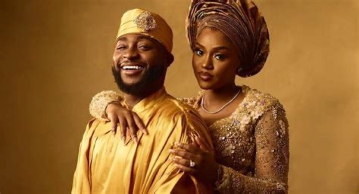 
Davido Showers Praise On Girlfriend, Chioma Rowland Over Sumptuous Delicacies 