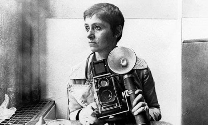 Diane Arbus Biography - Facts, Childhood, Family Life & Achievements