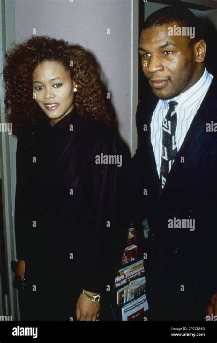 Did Mike Tyson's wife Robin Givens sleep with Brad Pitt?