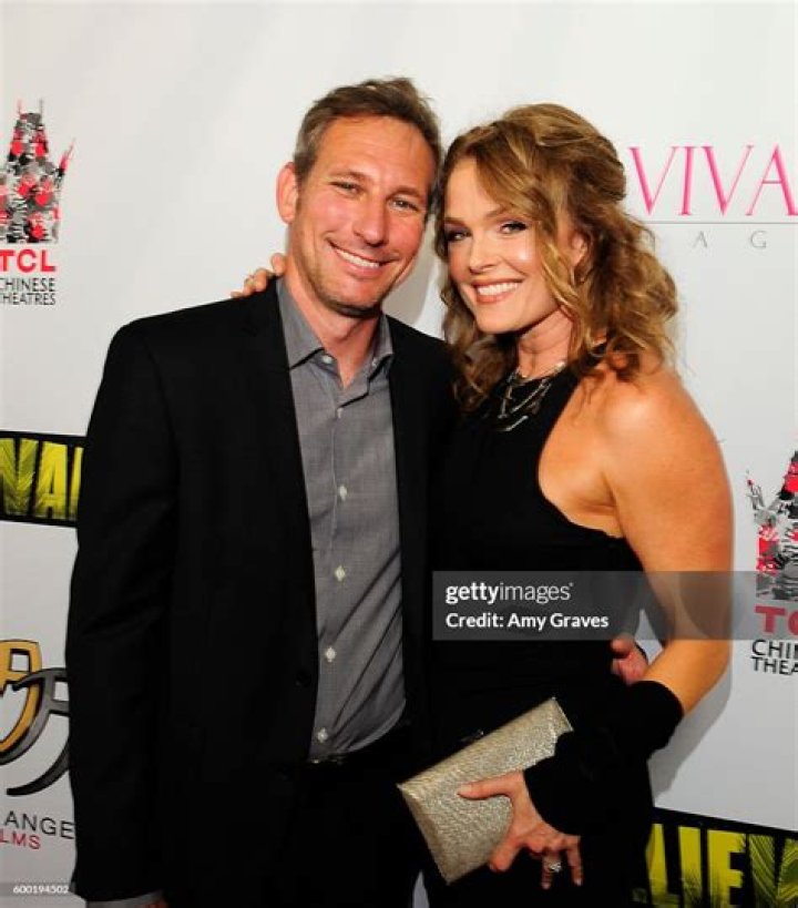 Dina Meyer family, husband, children, parents, siblings