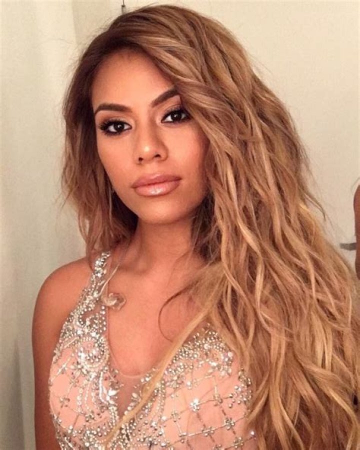 Dinah Jane Height, Weight, Net Worth, Age, Birthday, Wikipedia, Who, Instagram, Biography