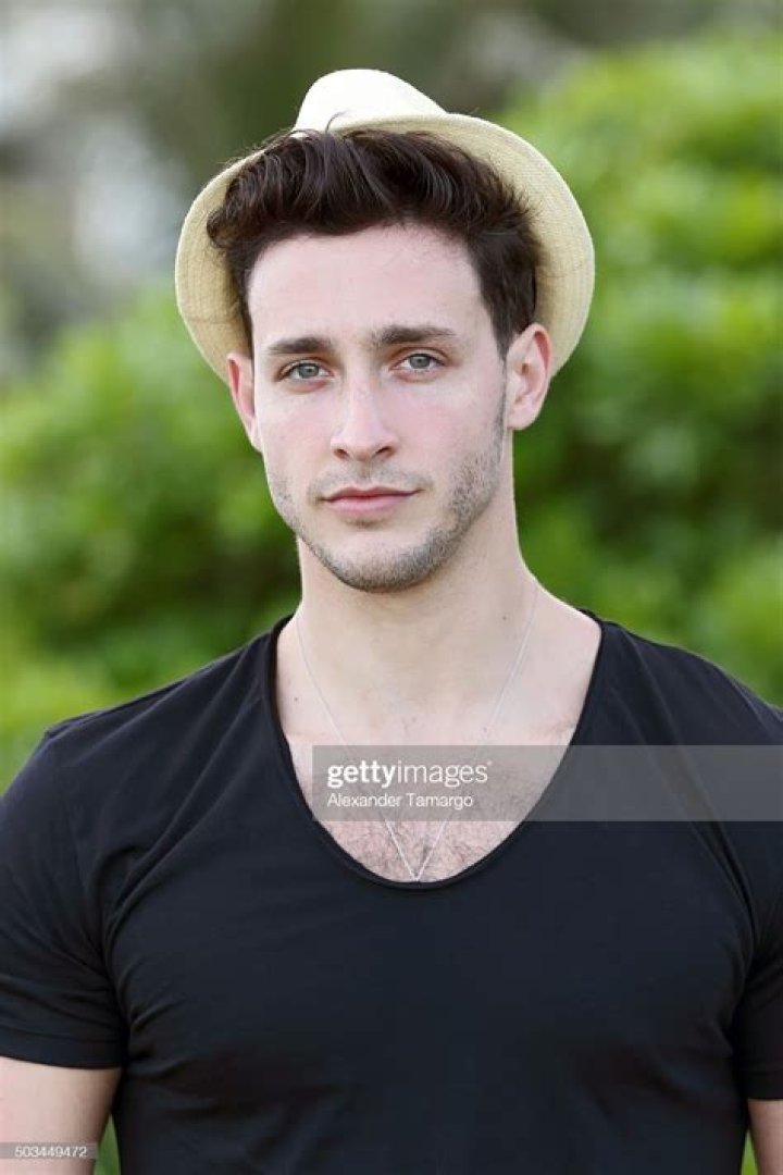 Dr Mike Biography - Facts, Childhood, Family Life & Achievements