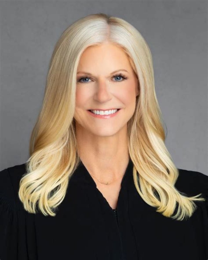 Dominique Swain’s biography, net worth, fact, career, awards and life story