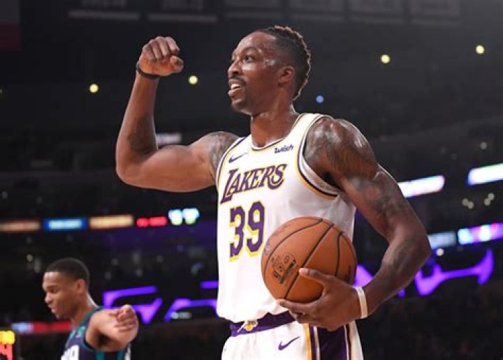 Dwight Howard Is Back On Top Form After Being Mocked For Apparent Inappropriate Gesture In This Video Following The Masin Elije Scandal