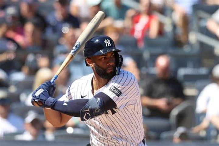 Eddie Rosario Contract, Salary, Net Worth, Trade, Age, Return