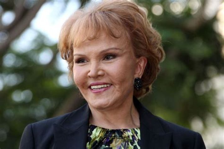 Elena Delia Age: 10 Facts on Romanian Actress