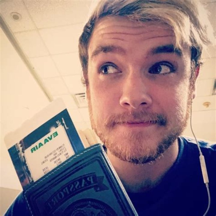 
Elijah Flanery Height, Weight, Net Worth, Age, Birthday, Wikipedia, Who, Nationality, Biography 