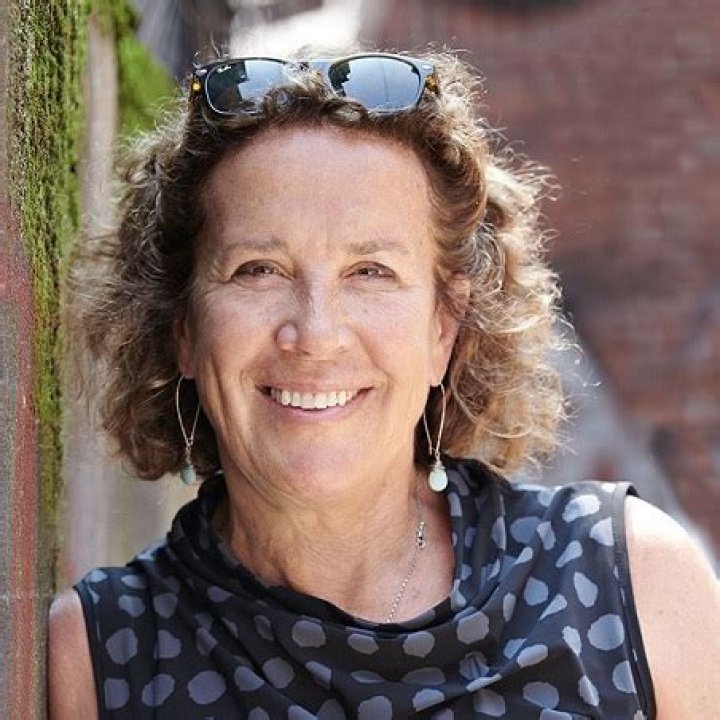 Elisabeth Robinson – Newington, NH