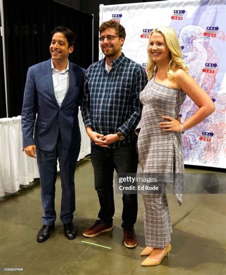 Elisha Krauss Bio, Wiki, Age, Family, Husband, Net Worth, Height, Podcast and Daily Wire