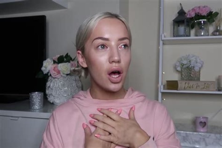 Elle Darby – Bio, Facts, Family Life, Career