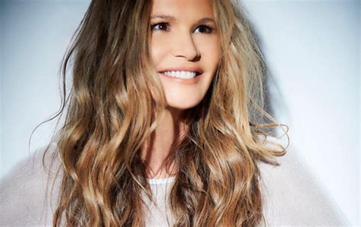 Elle Macpherson $95 million net worth explored