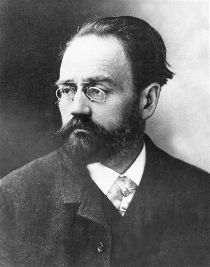 Emile Zola Biography - Facts, Childhood, Family Life & Achievements