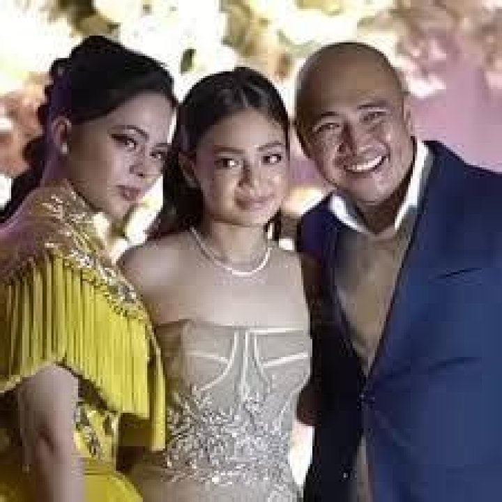 Emmanuelle Vera Parents | Mother Kourtney Camcam And Father